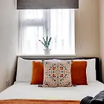 Luxury Apartment 8 Minutes From Heathrow