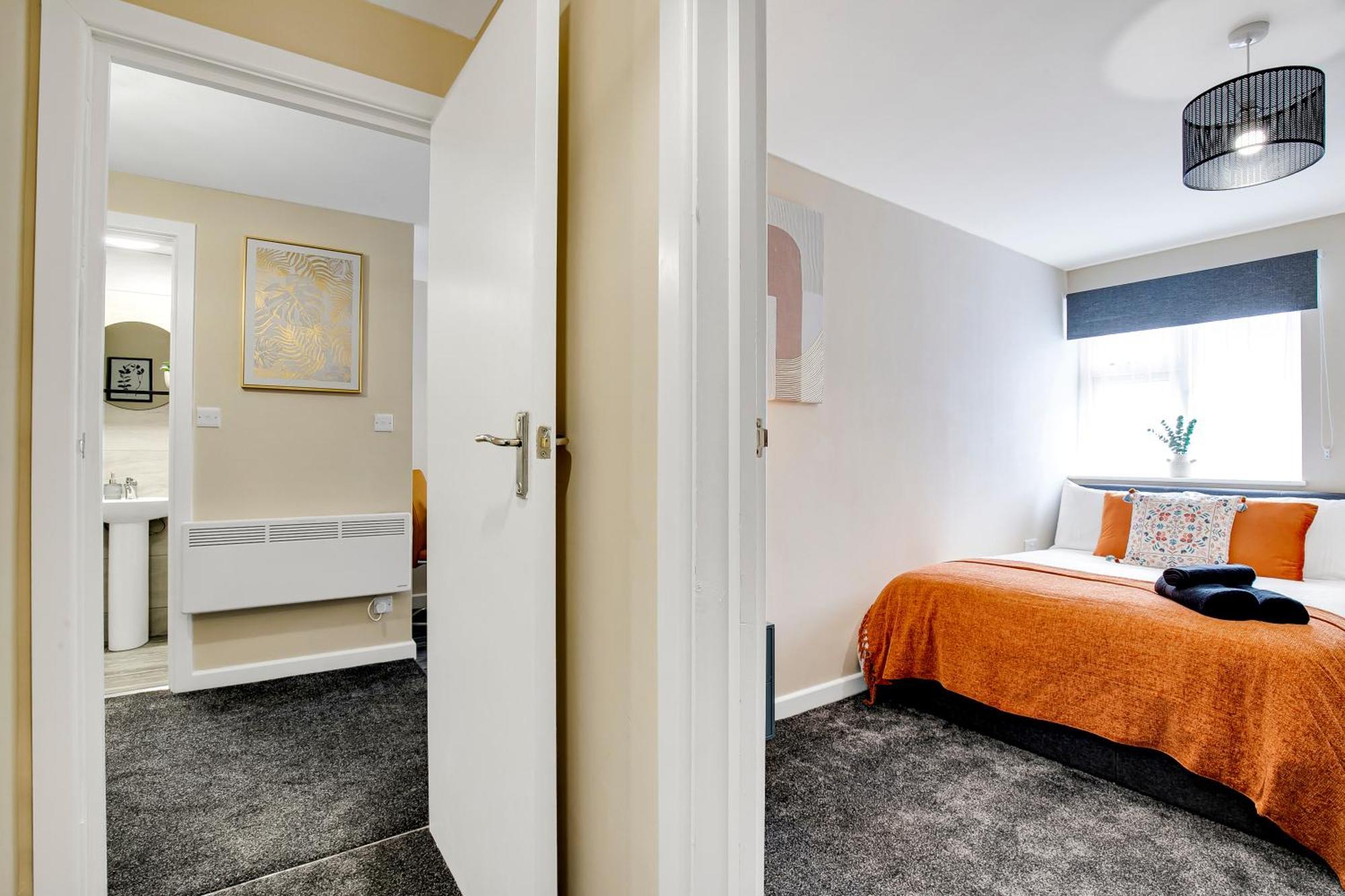 Luxury 8 Minutes From Heathrow Apartment